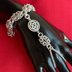 Handmade maille links celtic knot trisquel triquetra trinity charm bracelet
